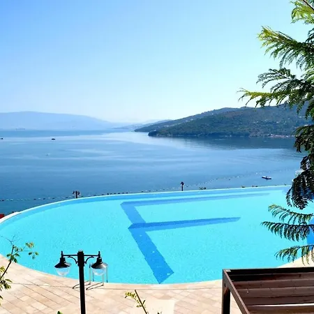 2 Bedroom Castamar Διαμέρισμα